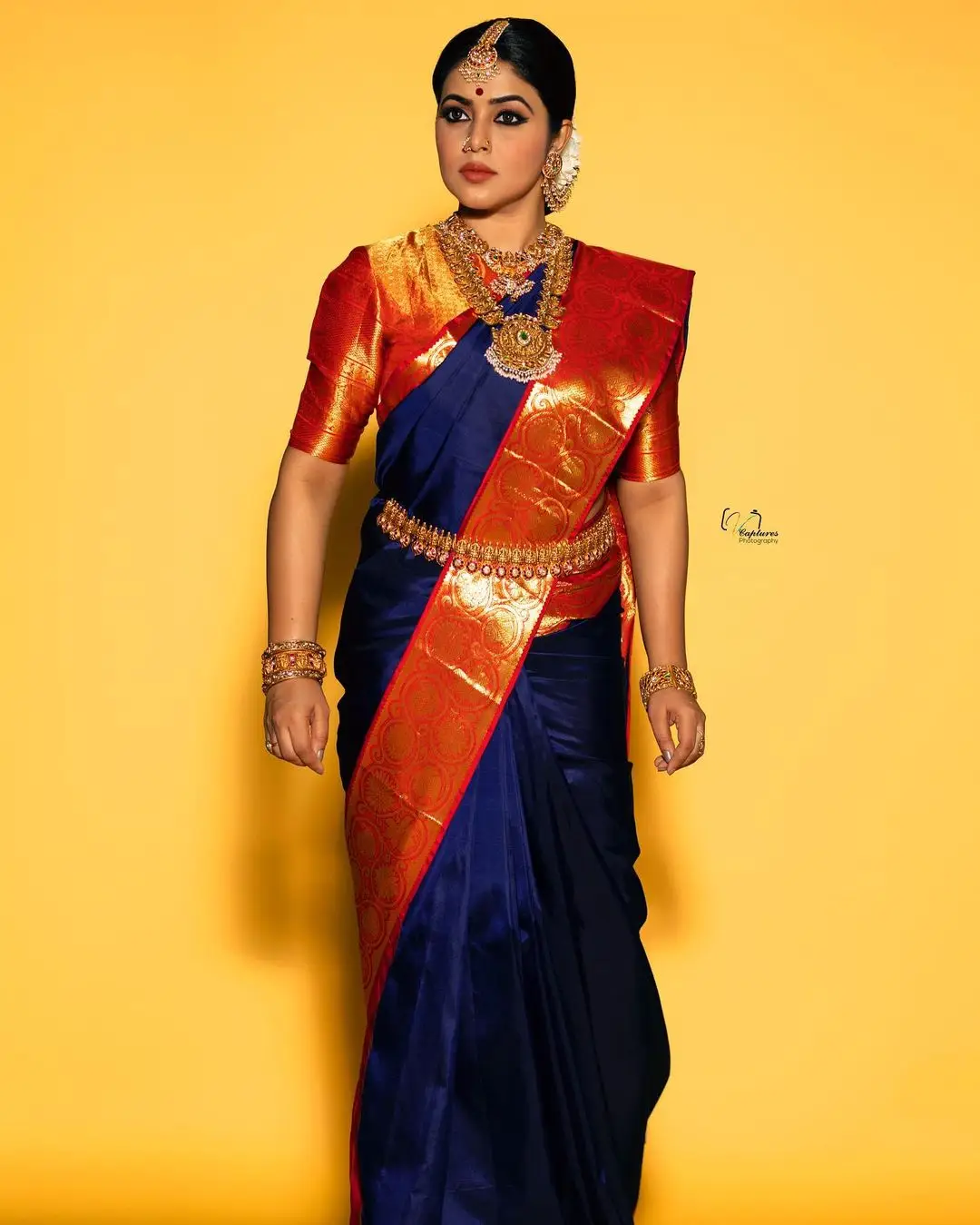 MALAYALAM GIRL SHAMNA KASIM IN BLUE PATTU SAREE RED BLOUSE 6